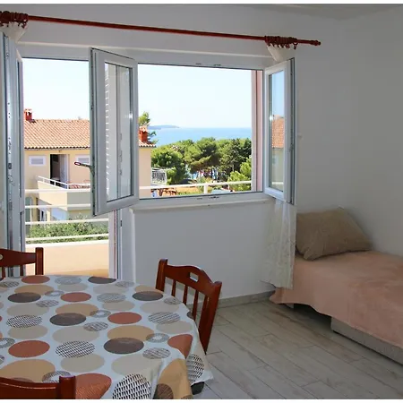 Maxim Apartment *
