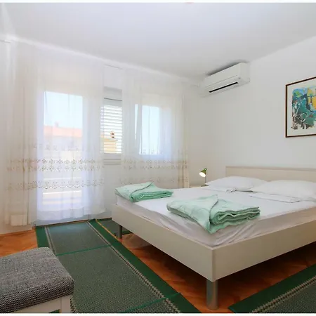 Maxim Apartment *